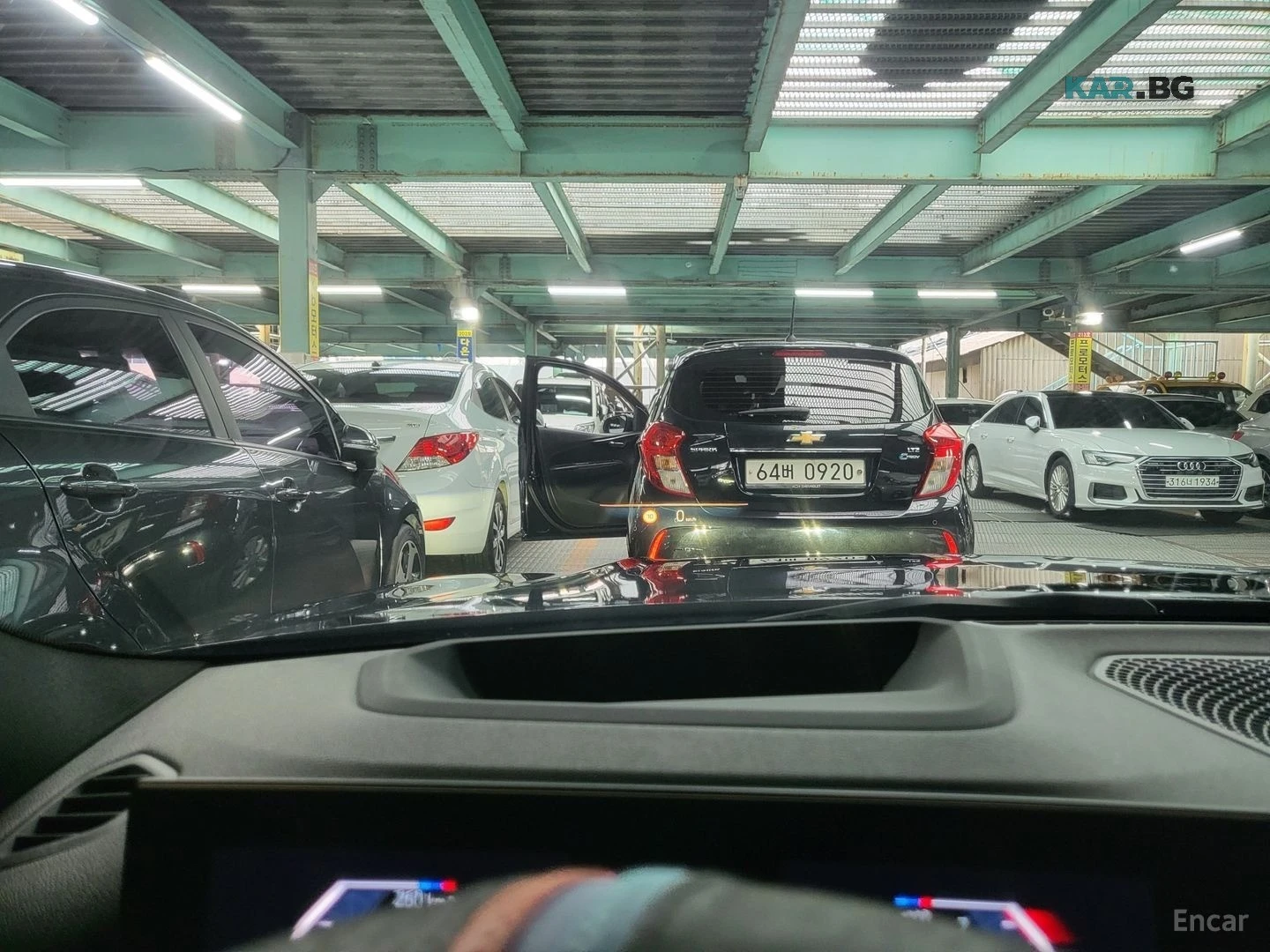 BMW 320 i M SPORT* DISTRONIC* ХЕДЪП* ПОДГРЕВ* ШИБИДАХ* , снимка 11 - Автомобили и джипове - 55898588
