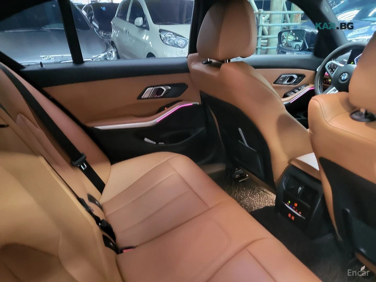 BMW 320 i M SPORT* DISTRONIC* ХЕДЪП* ПОДГРЕВ* ШИБИДАХ* , снимка 14 - Автомобили и джипове - 55898588