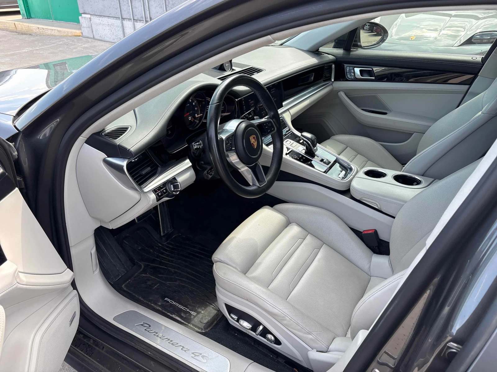 Porsche Panamera * 4S * CARFAX * ОТ ПРЕДСТАВИТЕЛСТВО НА ПОРШЕ, снимка 7 - Автомобили и джипове - 55944297
