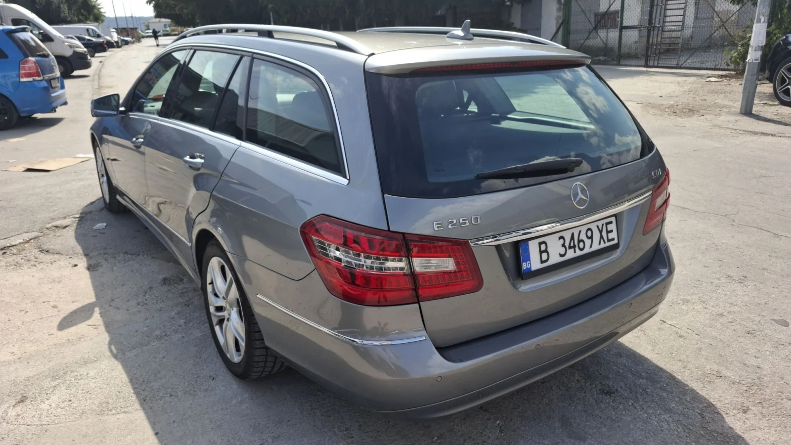 Mercedes-Benz E 250 Avantgarde, снимка 3 - Автомобили и джипове - 55974047