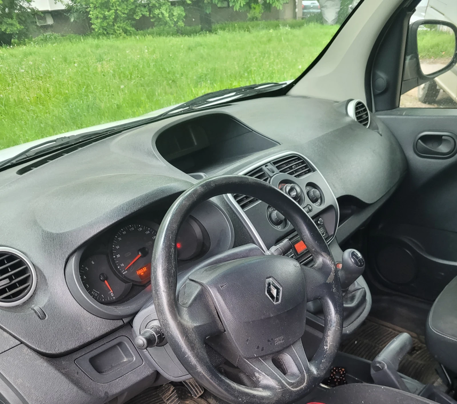 Renault Kangoo 1.5dci, снимка 7 - Автомобили и джипове - 56086478