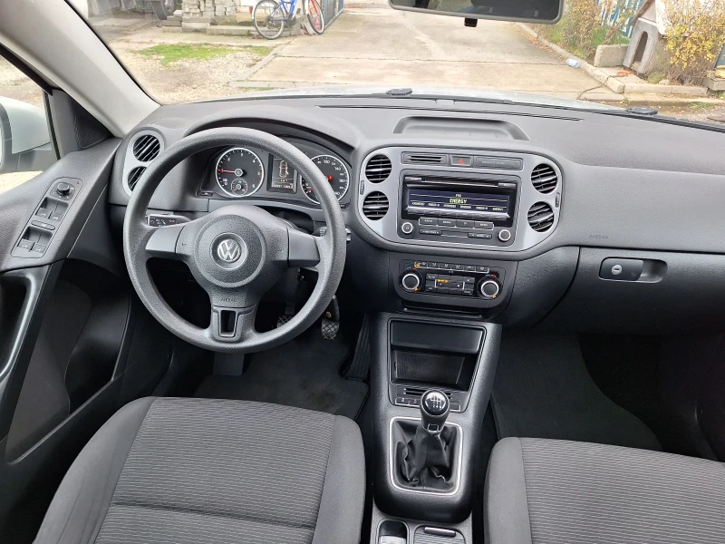 VW Tiguan 2.0 TDI, снимка 9 - Автомобили и джипове - 48257634