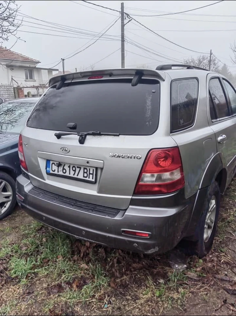 Kia Sorento 2.0, снимка 3 - Автомобили и джипове - 49220711