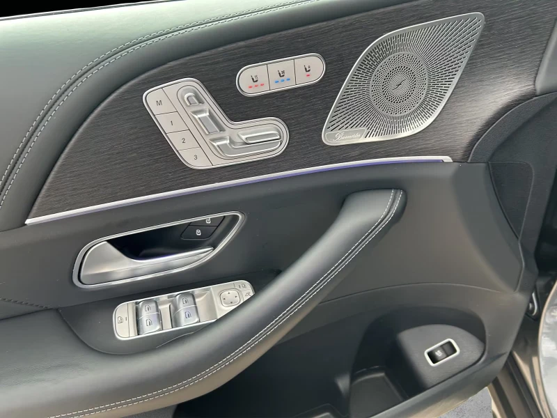 Mercedes-Benz GLE 63 AMG 4MATIC+ /612HP/DISTRO/PANO/BURM/MEMO/CAM/146g, снимка 9 - Автомобили и джипове - 51402627