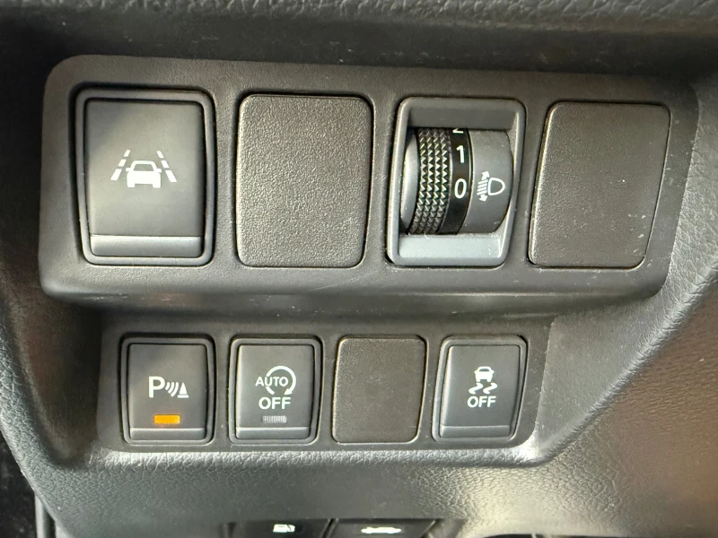 Nissan Qashqai 1.2T, снимка 11 - Автомобили и джипове - 51708823