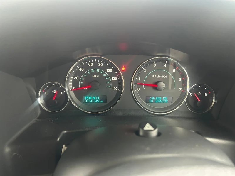 Jeep Commander 3.0 crd Limited, снимка 11 - Автомобили и джипове - 53481821