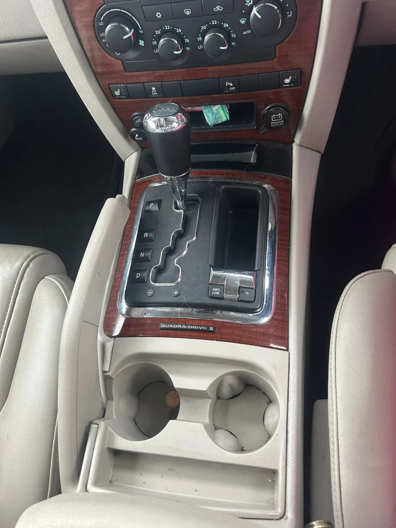 Jeep Commander 3.0 crd Limited, снимка 10 - Автомобили и джипове - 53481821