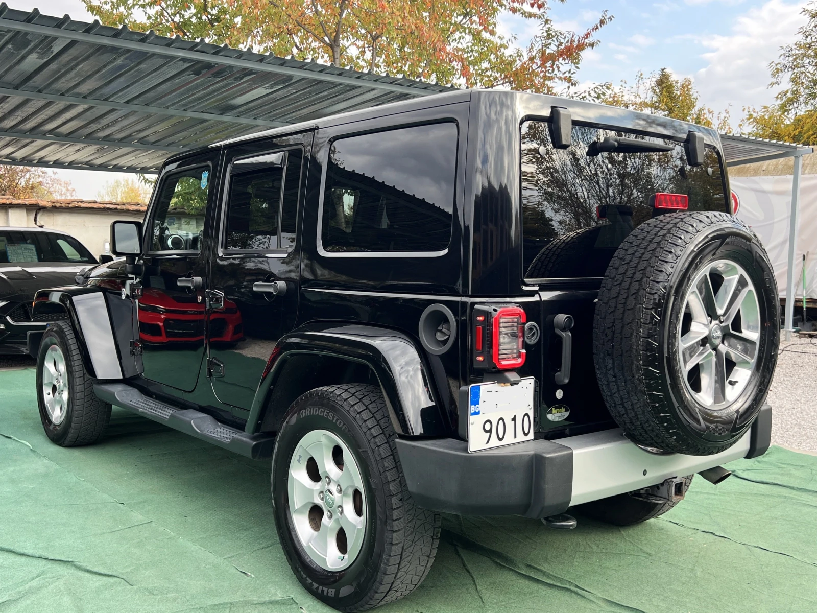 Jeep Wrangler UNLIMITED SAHARA 3.6 LPG - изображение 6