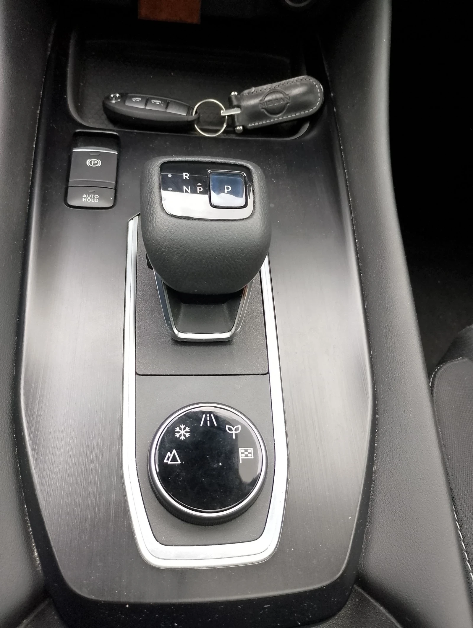 Nissan Qashqai, снимка 7 - Автомобили и джипове - 54648981