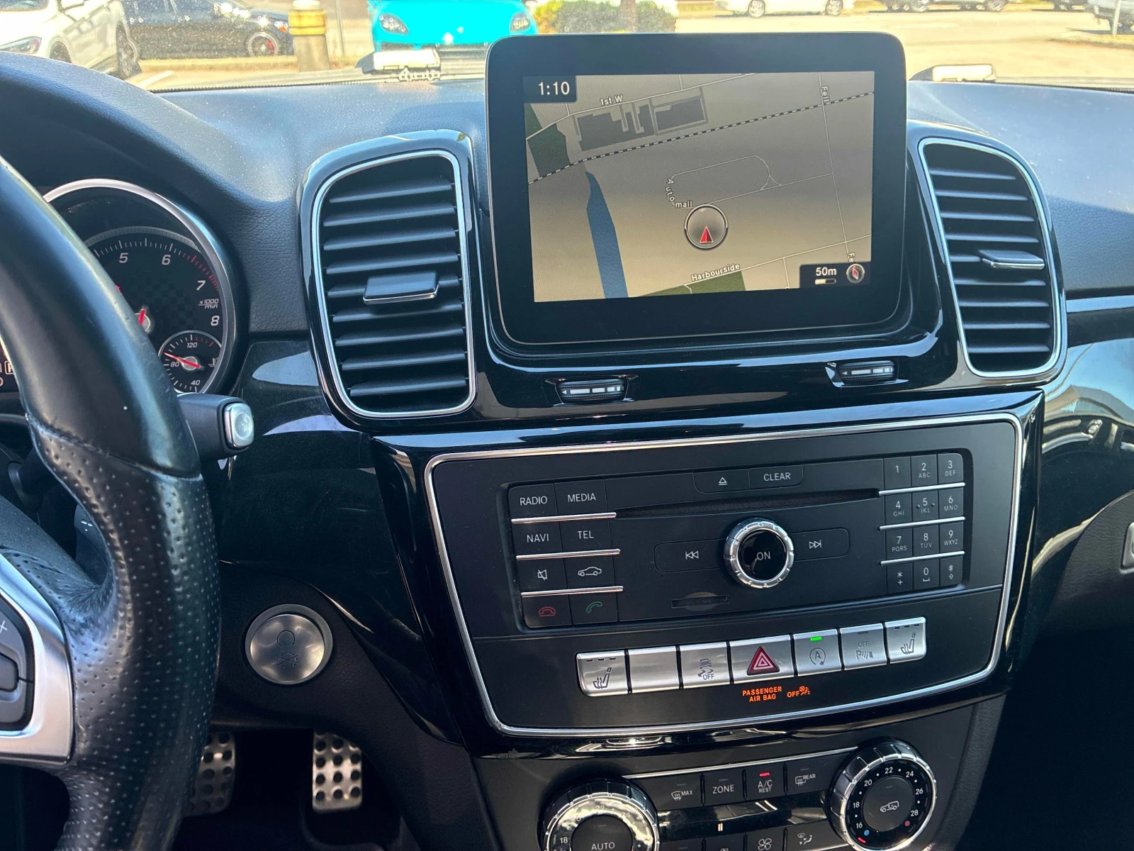 Mercedes-Benz GLE 450 AMG  * * CARFAX * * АВТО КРЕДИТ * * , снимка 8 - Автомобили и джипове - 54975286