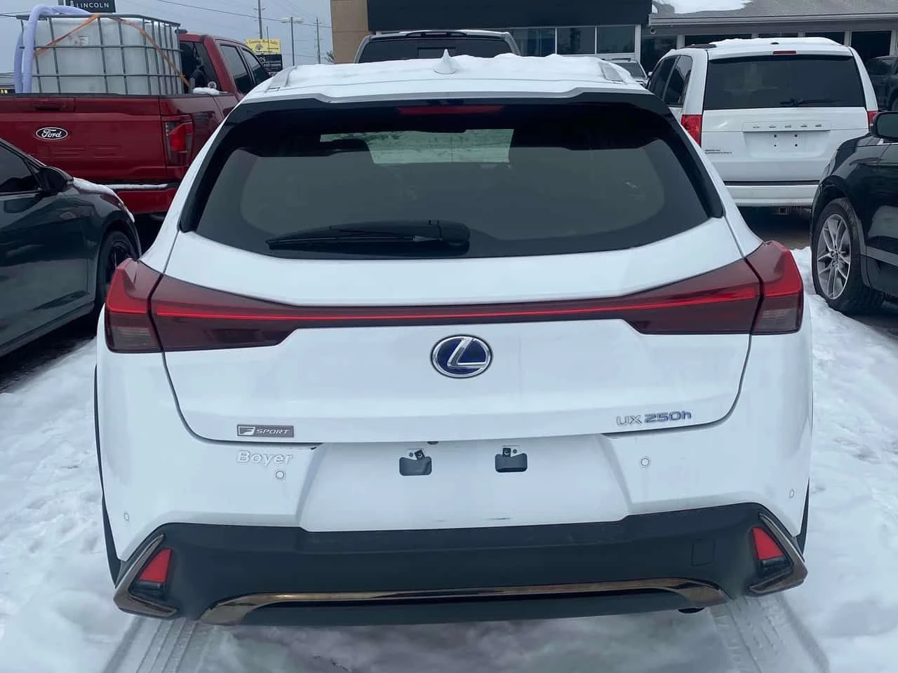 Lexus UX 250h | АВТОКРЕДИТ БЕЗ ПЪРВОНАЧАЛНА ВНОСКА | , снимка 4 - Автомобили и джипове - 55537374