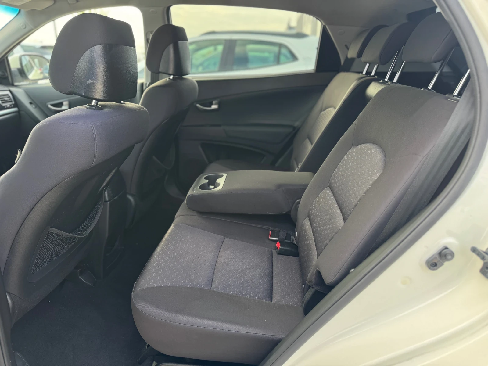SsangYong Korando 2.0i gas-brc, снимка 11 - Автомобили и джипове - 56533956