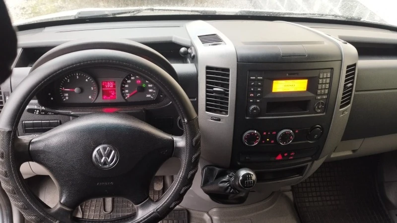 VW Crafter, снимка 6 - Бусове и автобуси - 45932134