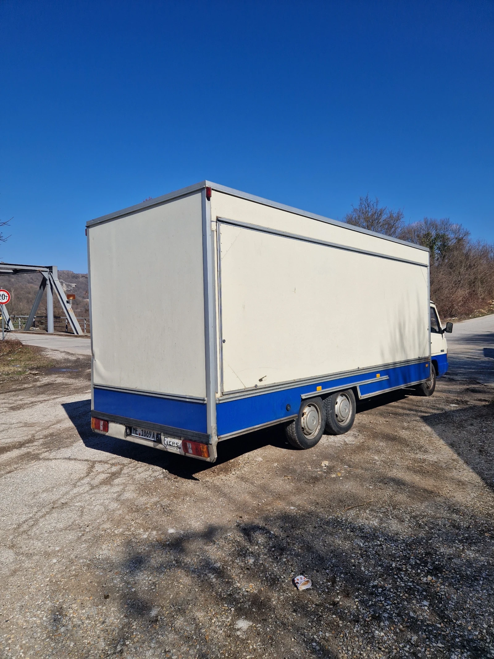 Кемпер Mercedes-Benz MB100D - изображение 10