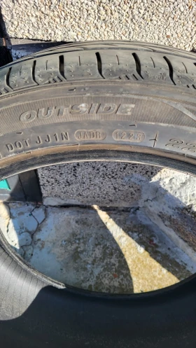 Гуми Летни 225/45R19, снимка 2 - Гуми и джанти - 48994004