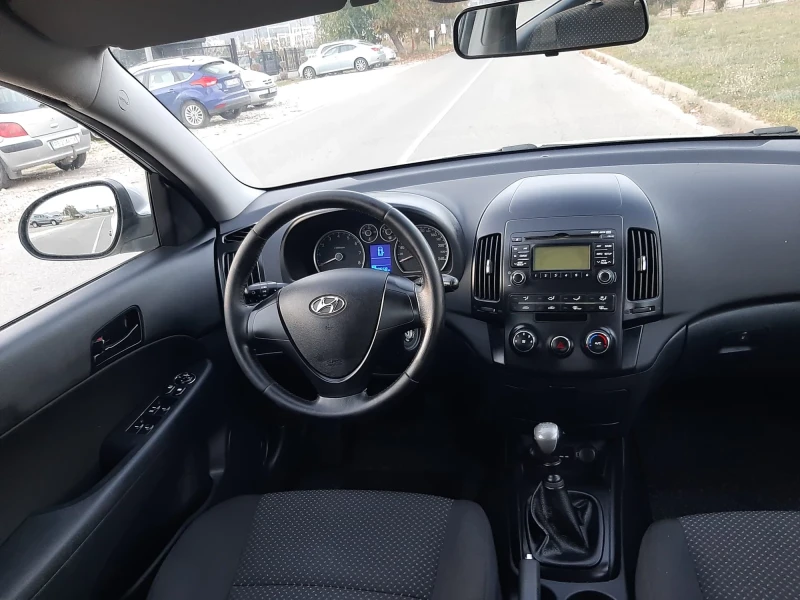 Hyundai I30 1.6 клима уникат, снимка 14 - Автомобили и джипове - 47551063