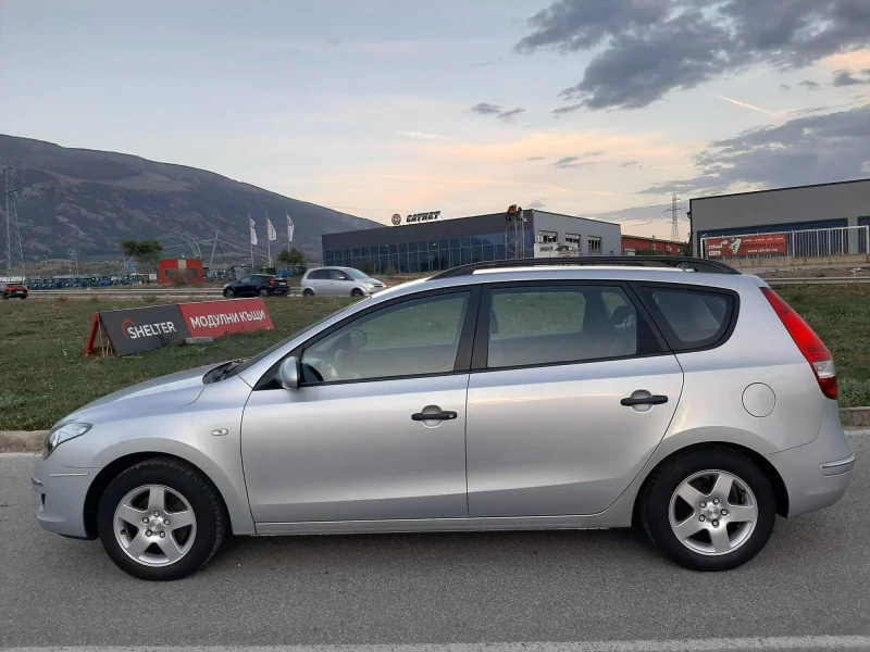 Hyundai I30 1.6 клима уникат, снимка 4 - Автомобили и джипове - 47551063