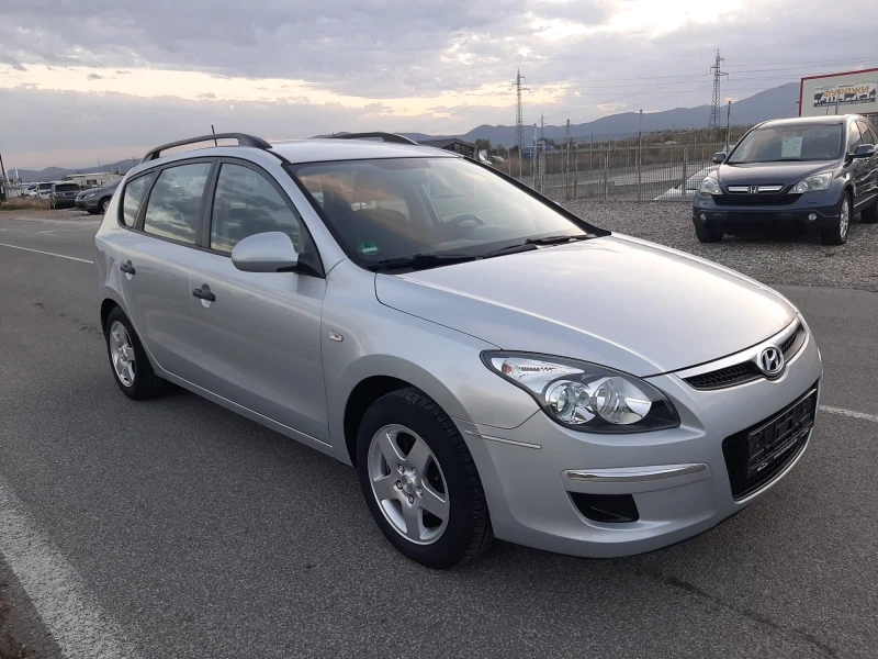 Hyundai I30 1.6 клима уникат, снимка 3 - Автомобили и джипове - 47551063