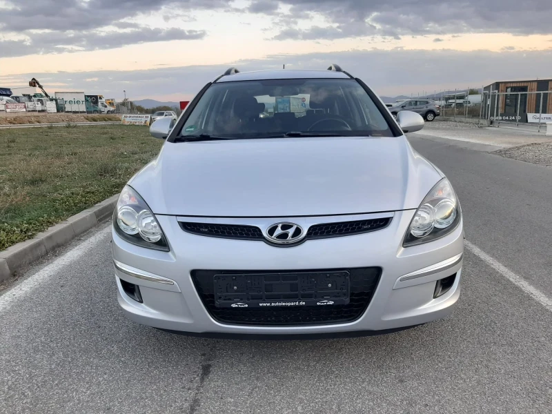 Hyundai I30 1.6 клима уникат, снимка 2 - Автомобили и джипове - 47551063