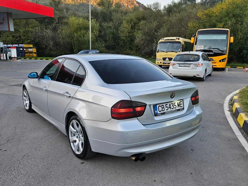 BMW 330 2.5 6skorosti/Klimatron/Zadno, снимка 4 - Автомобили и джипове - 47727015