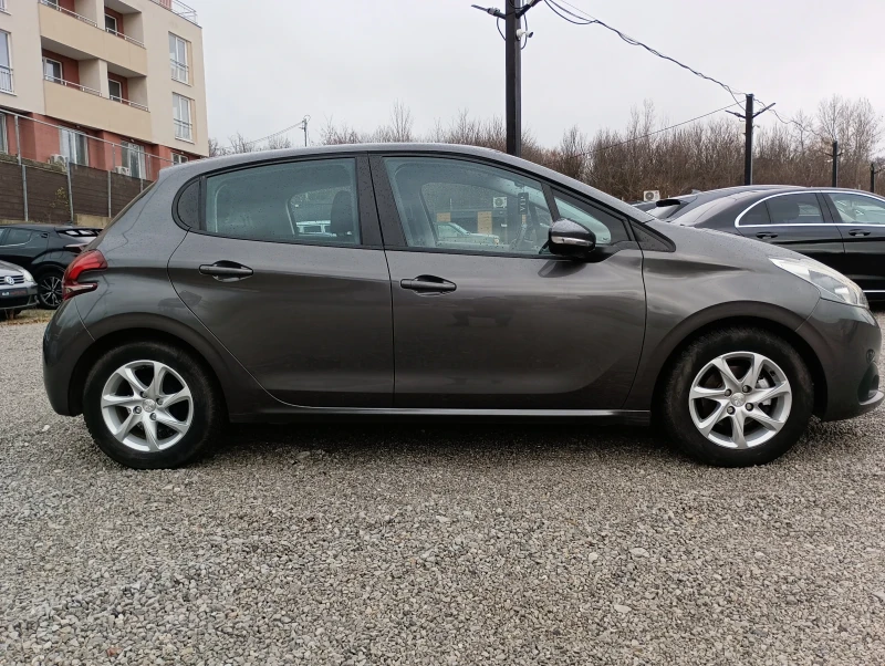 Peugeot 208, снимка 4 - Автомобили и джипове - 48204731