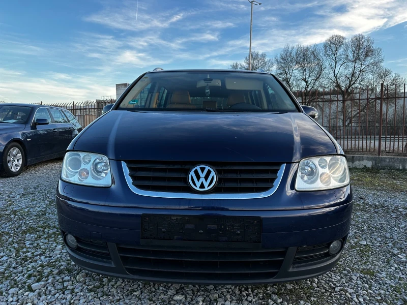 VW Touran 2.0TDI - КОЖА - НАВИ - 7 МЕСТА, снимка 2 - Автомобили и джипове - 48574909