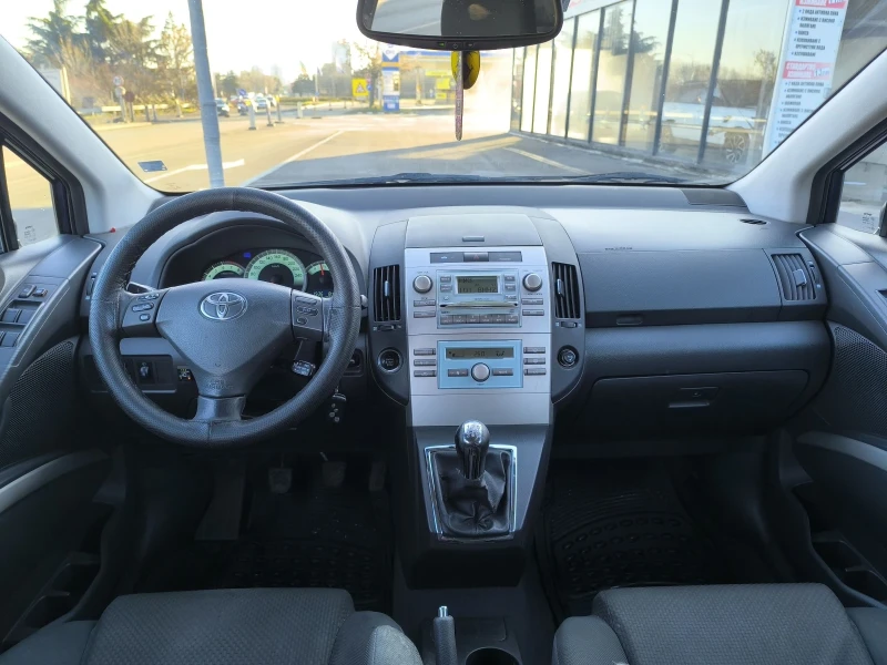 Toyota Corolla verso 1.8 VVTi, снимка 7 - Автомобили и джипове - 48971025