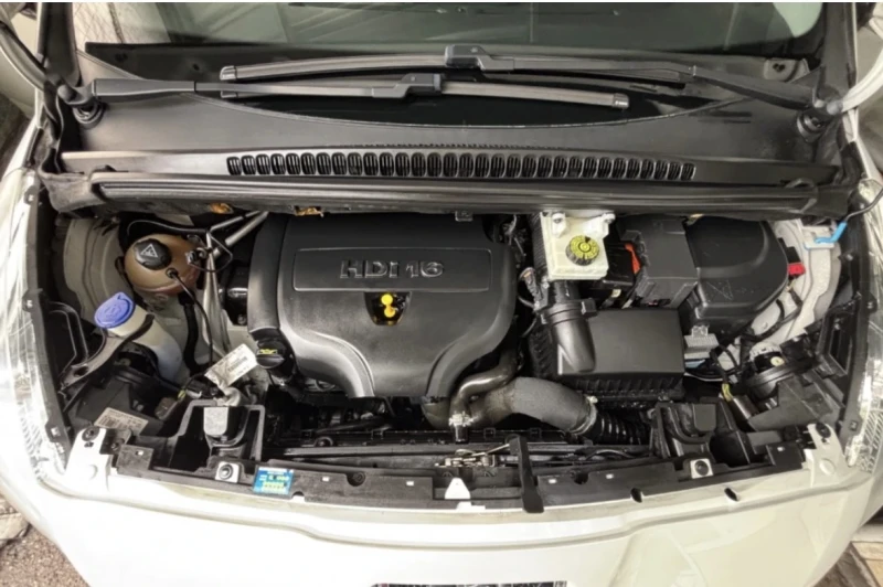 Peugeot 5008 2.0HDI, снимка 14 - Автомобили и джипове - 51881698