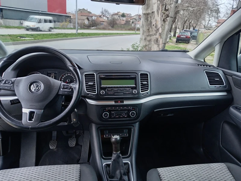 VW Sharan 2.0 - 140 кс, снимка 10 - Автомобили и джипове - 52592315