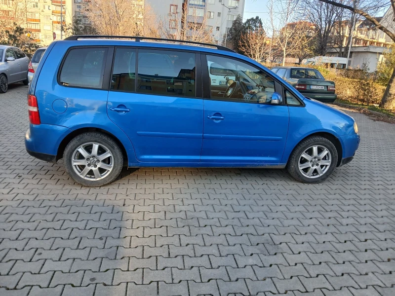 VW Touran, снимка 2 - Автомобили и джипове - 52703448