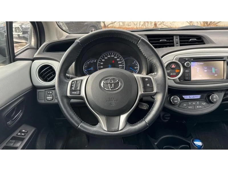 Toyota Yaris, снимка 9 - Автомобили и джипове - 48097302