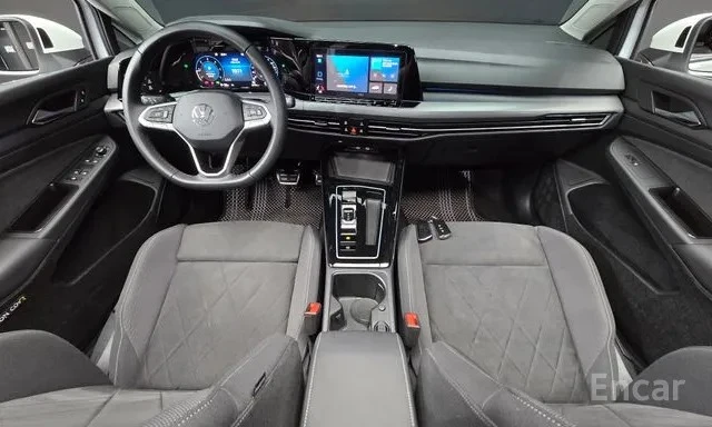 VW Golf 8th Gen | Prestige | Ел. седалки | Maсаж, снимка 5 - Автомобили и джипове - 55491877