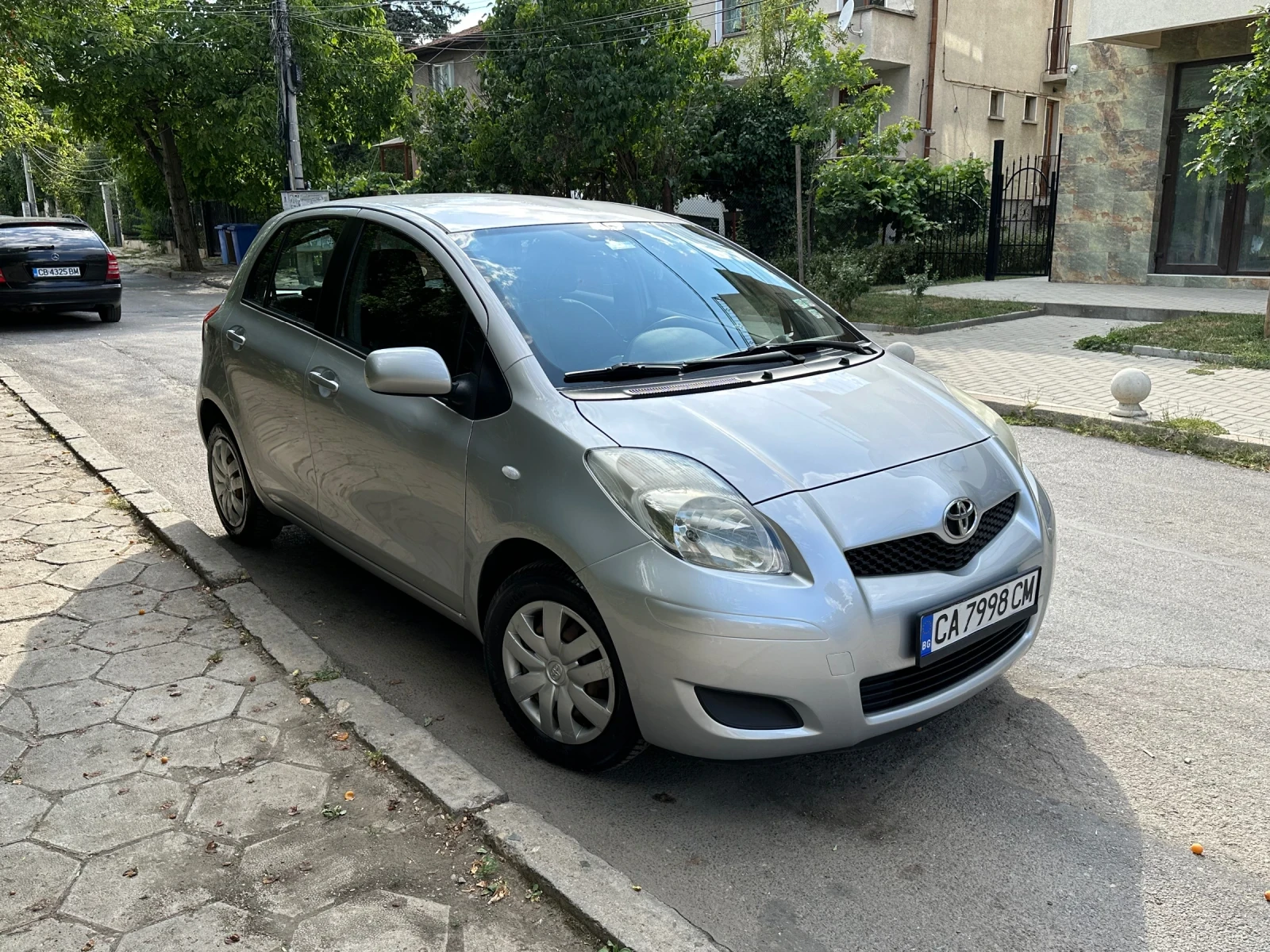 Toyota Yaris  - изображение 2