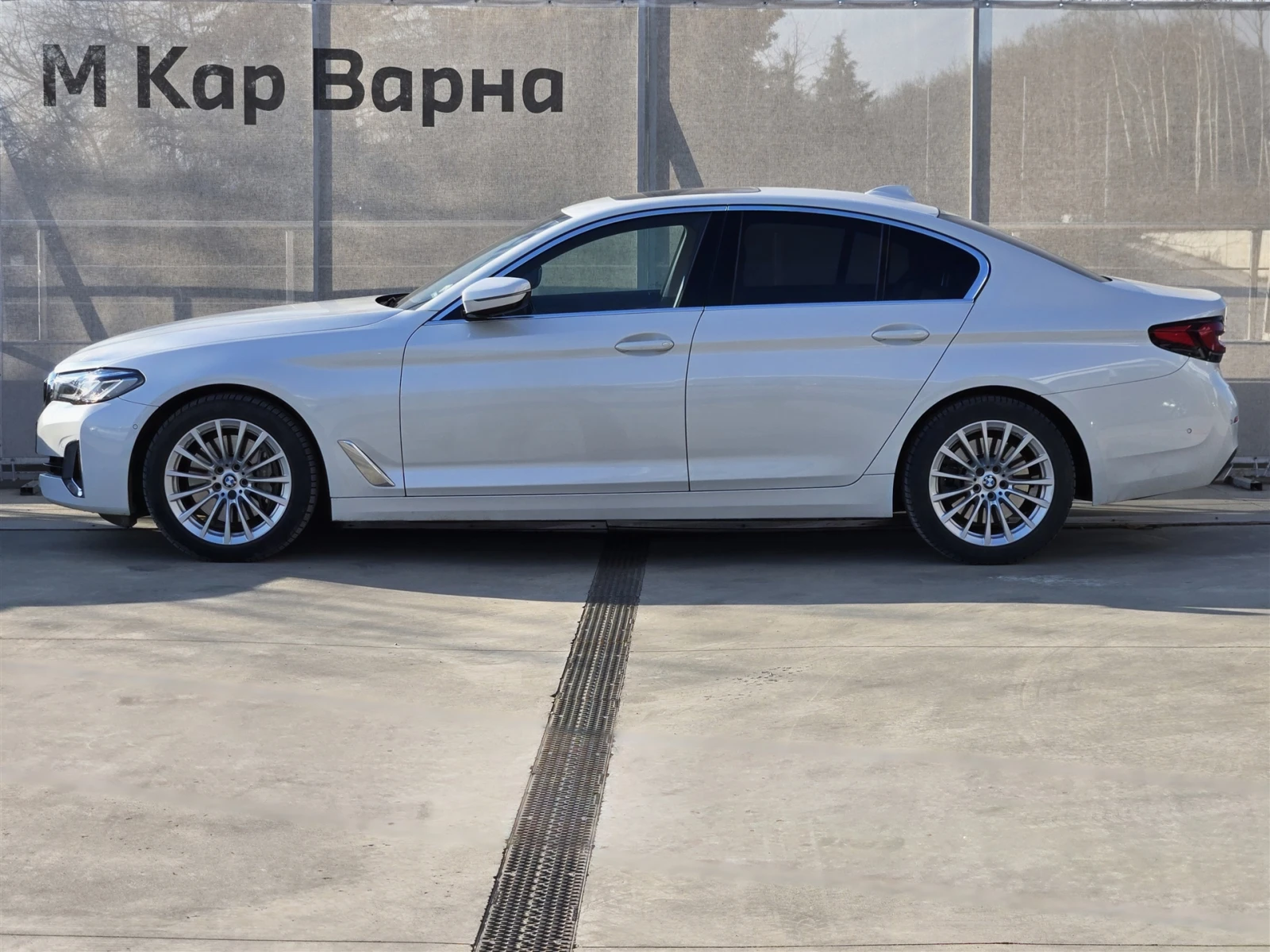 BMW 530 xDrive Sedan - изображение 3