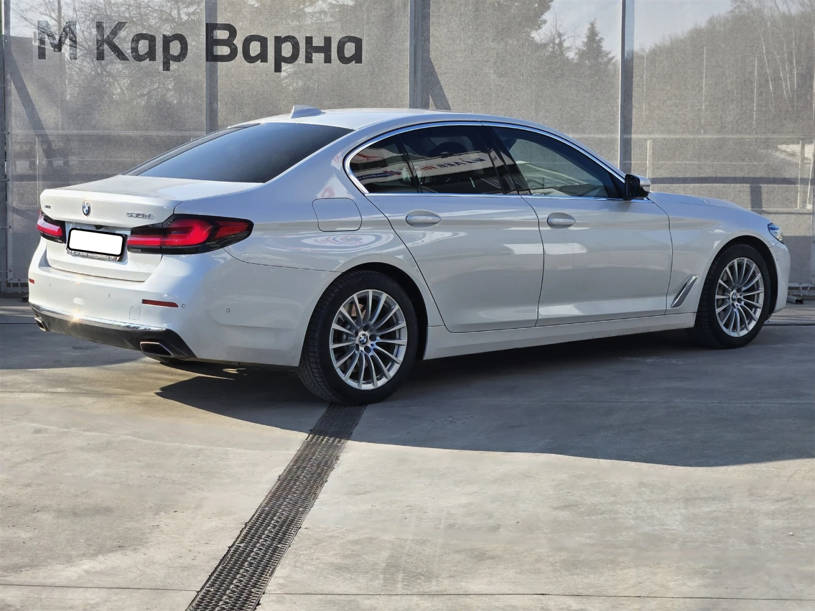 BMW 530 xDrive Sedan - изображение 2