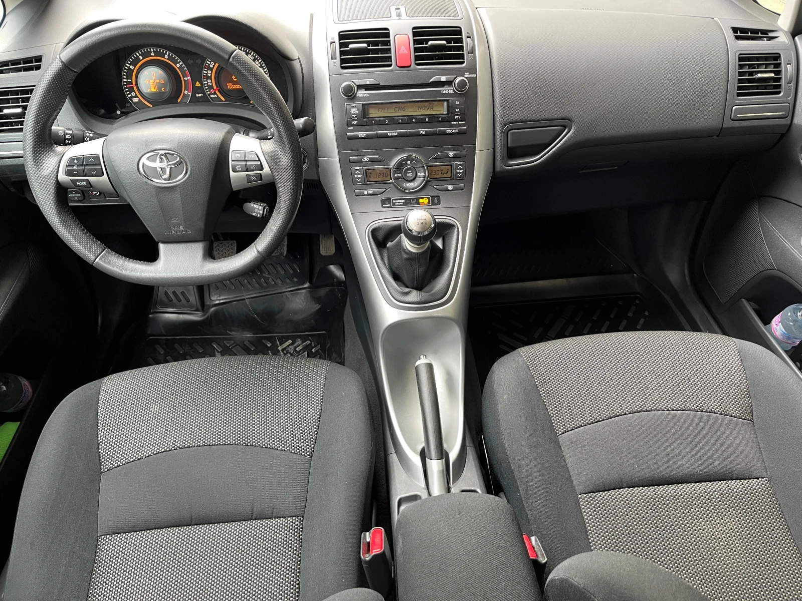 Toyota Auris 1.6 GR ГАЗ - изображение 7