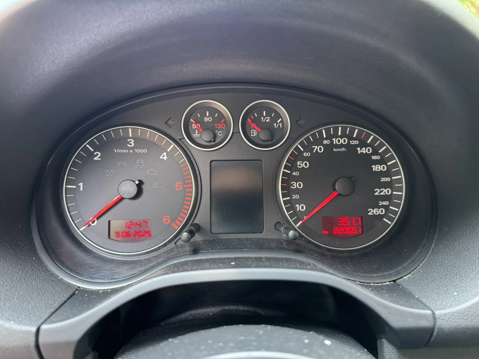Audi A3 2.0 - изображение 7