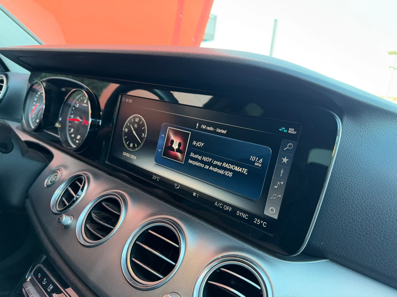 Mercedes-Benz E 220 WIDE* SCREEN* 9G* LED* Burmaster, снимка 9 - Автомобили и джипове - 50869328