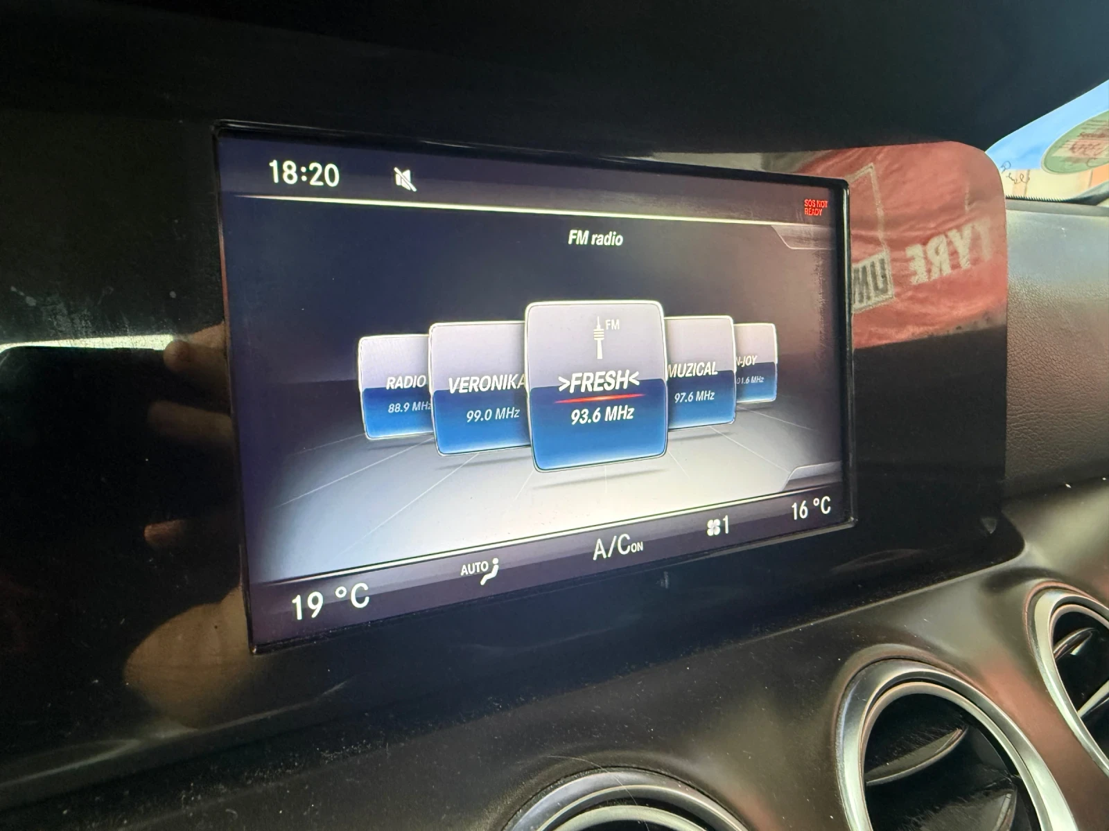 Mercedes-Benz E 220 AMG* 9G* LED* Burmaster, снимка 9 - Автомобили и джипове - 50869328