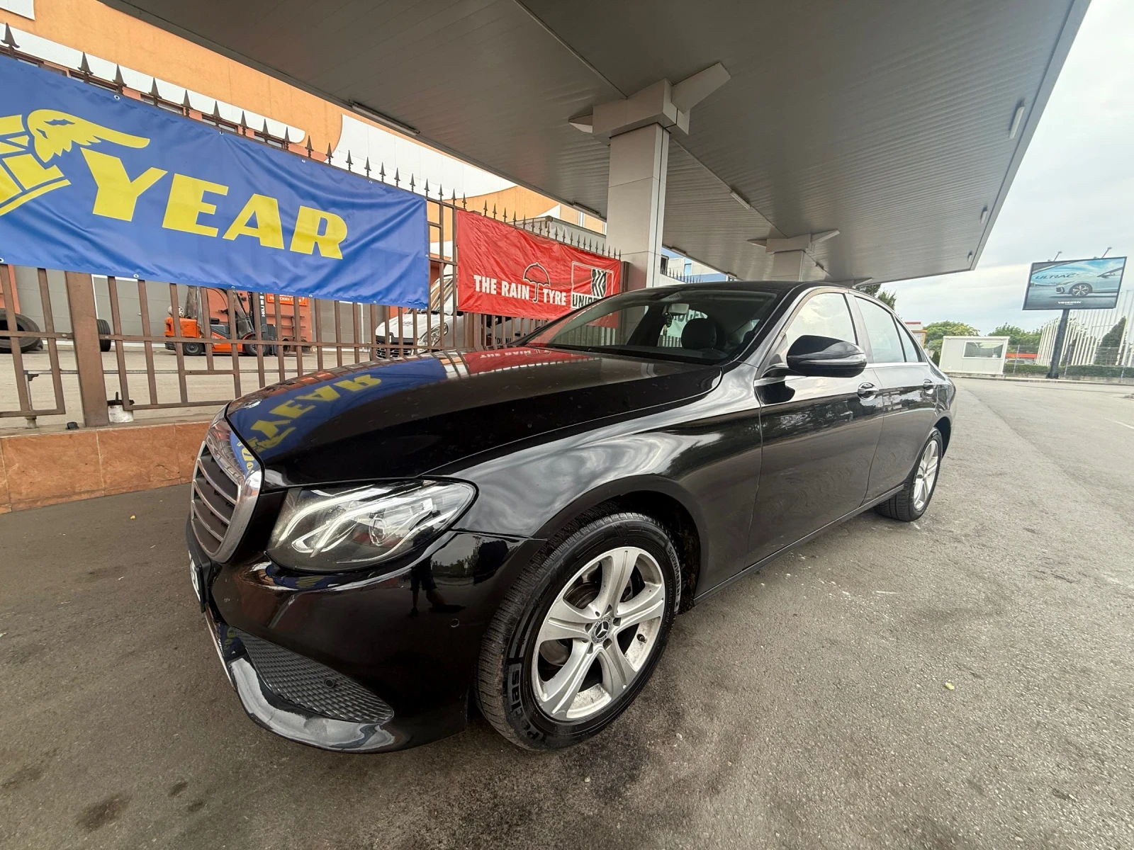 Mercedes-Benz E 220 AMG* 9G* LED* Burmaster