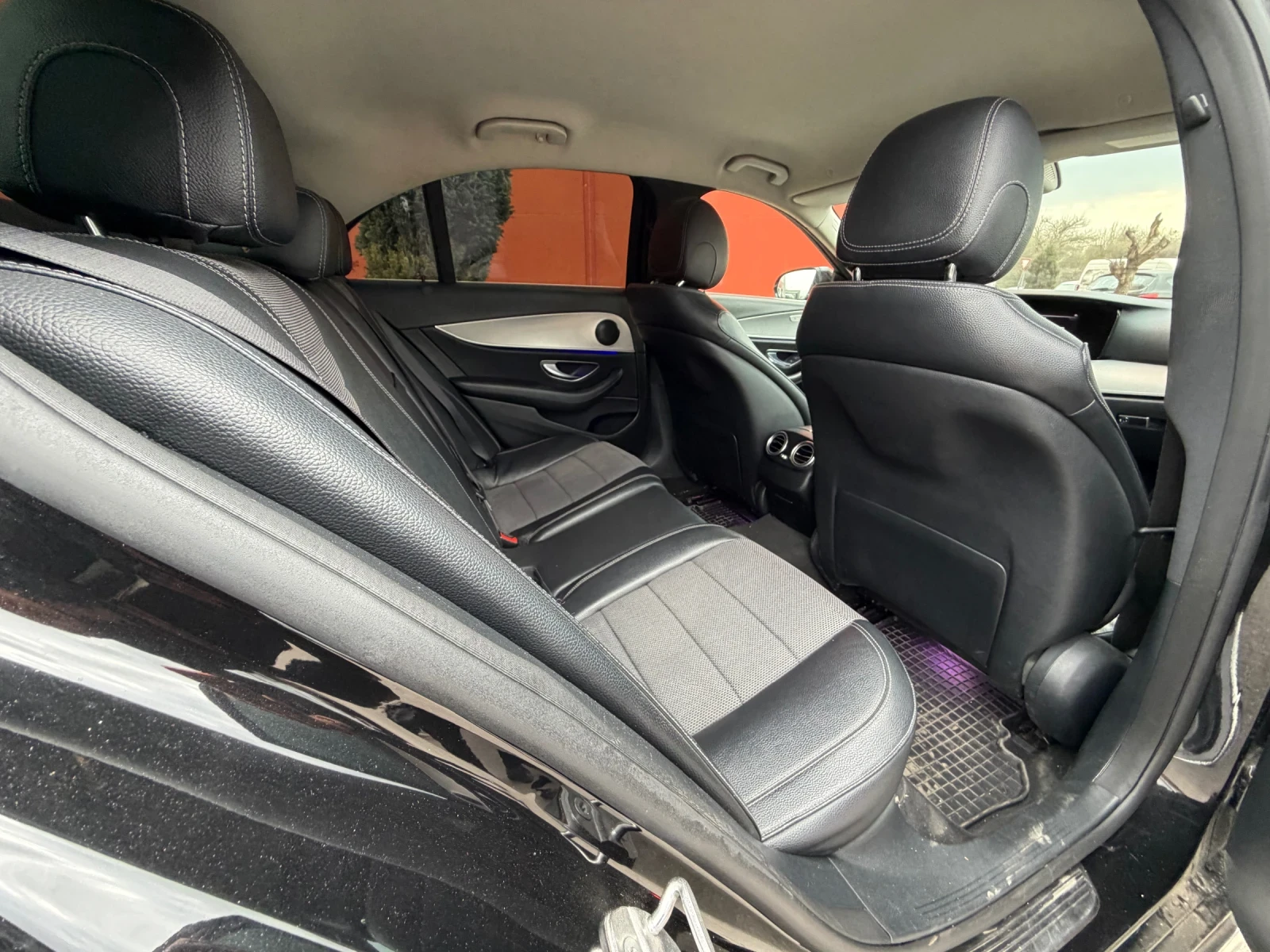 Mercedes-Benz E 220 AMG* 9G* LED* Burmaster, снимка 7 - Автомобили и джипове - 50869328