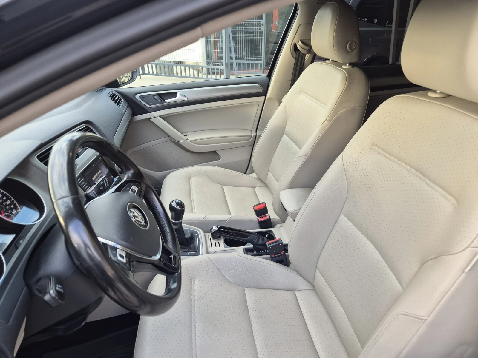 VW Golf 2.0TDI  | Mobile.bg — изображение 13