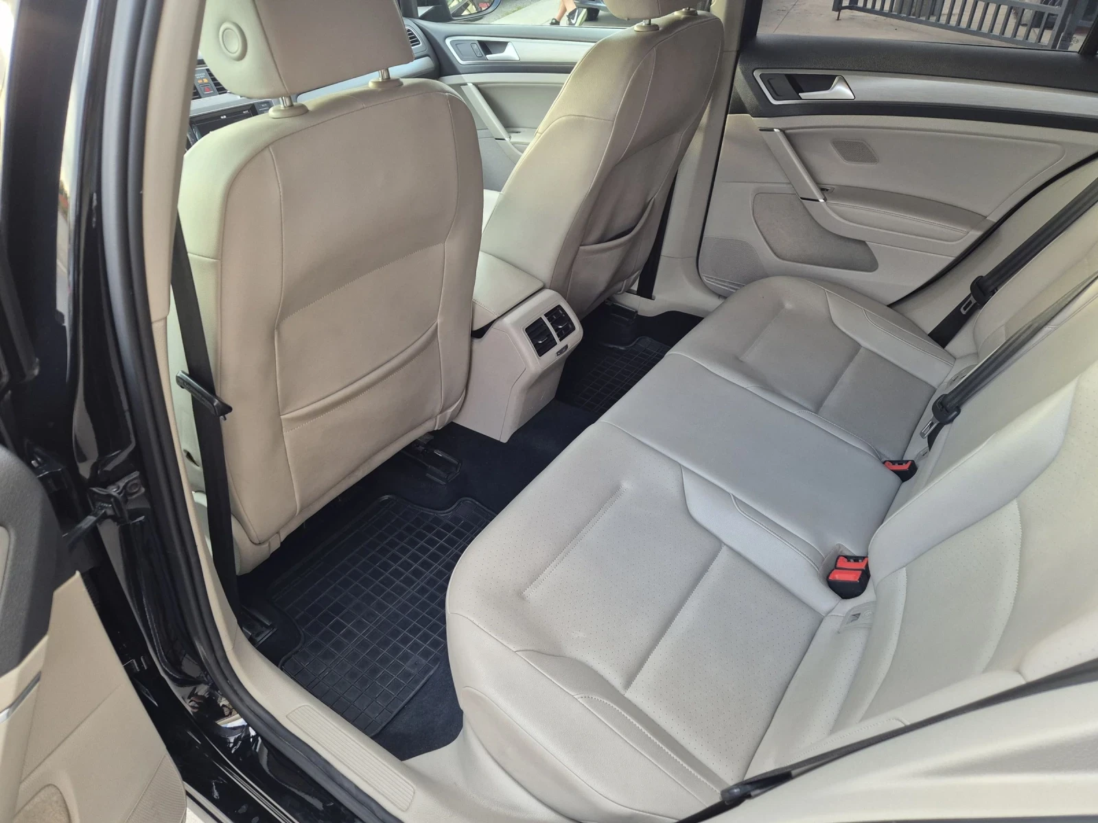 VW Golf 2.0TDI  | Mobile.bg — изображение 14