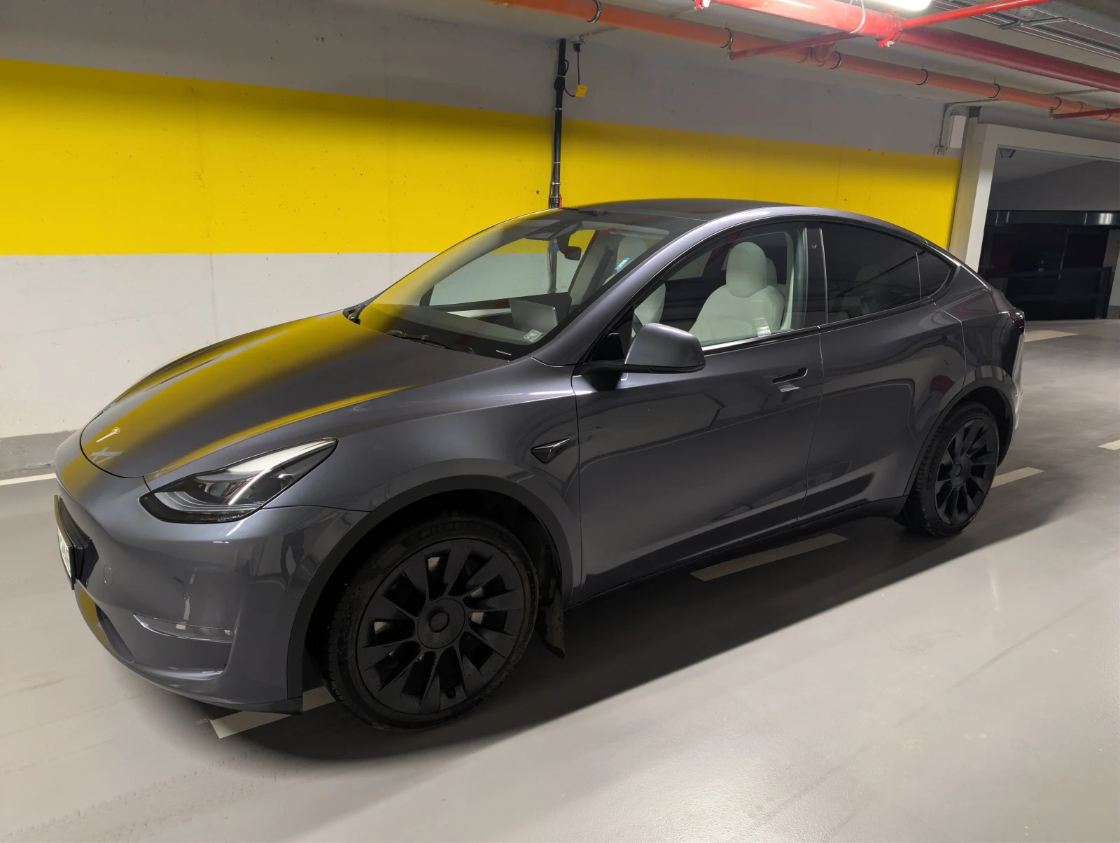 Tesla Model Y Maximum range all-wheel drive-Европейска+ гаранция - изображение 2