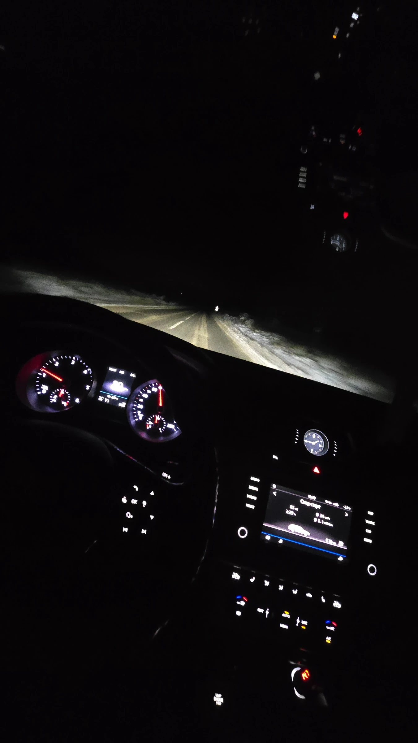 VW Passat, снимка 4 - Автомобили и джипове - 53704993