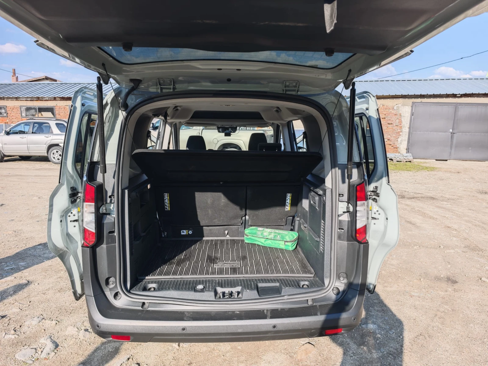 Ford Courier Tourneo Titanium, снимка 8 - Автомобили и джипове - 53772280