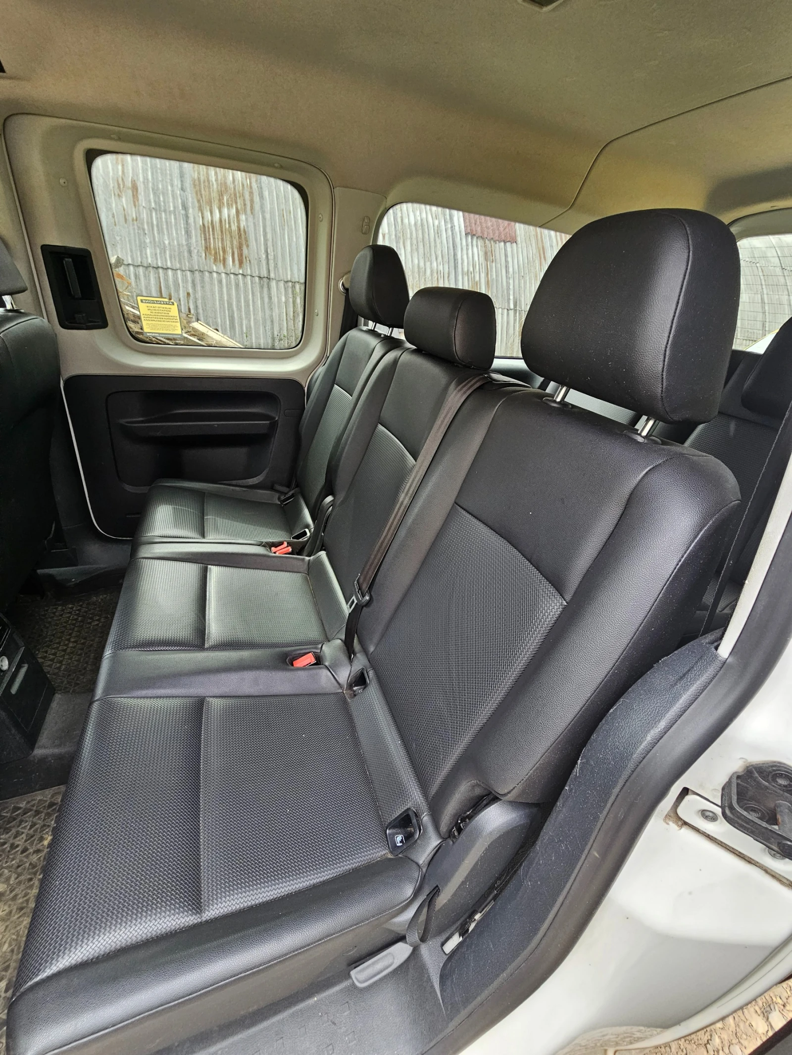 VW Caddy 1.4 TGI MAXI , снимка 9 - Автомобили и джипове - 54235495