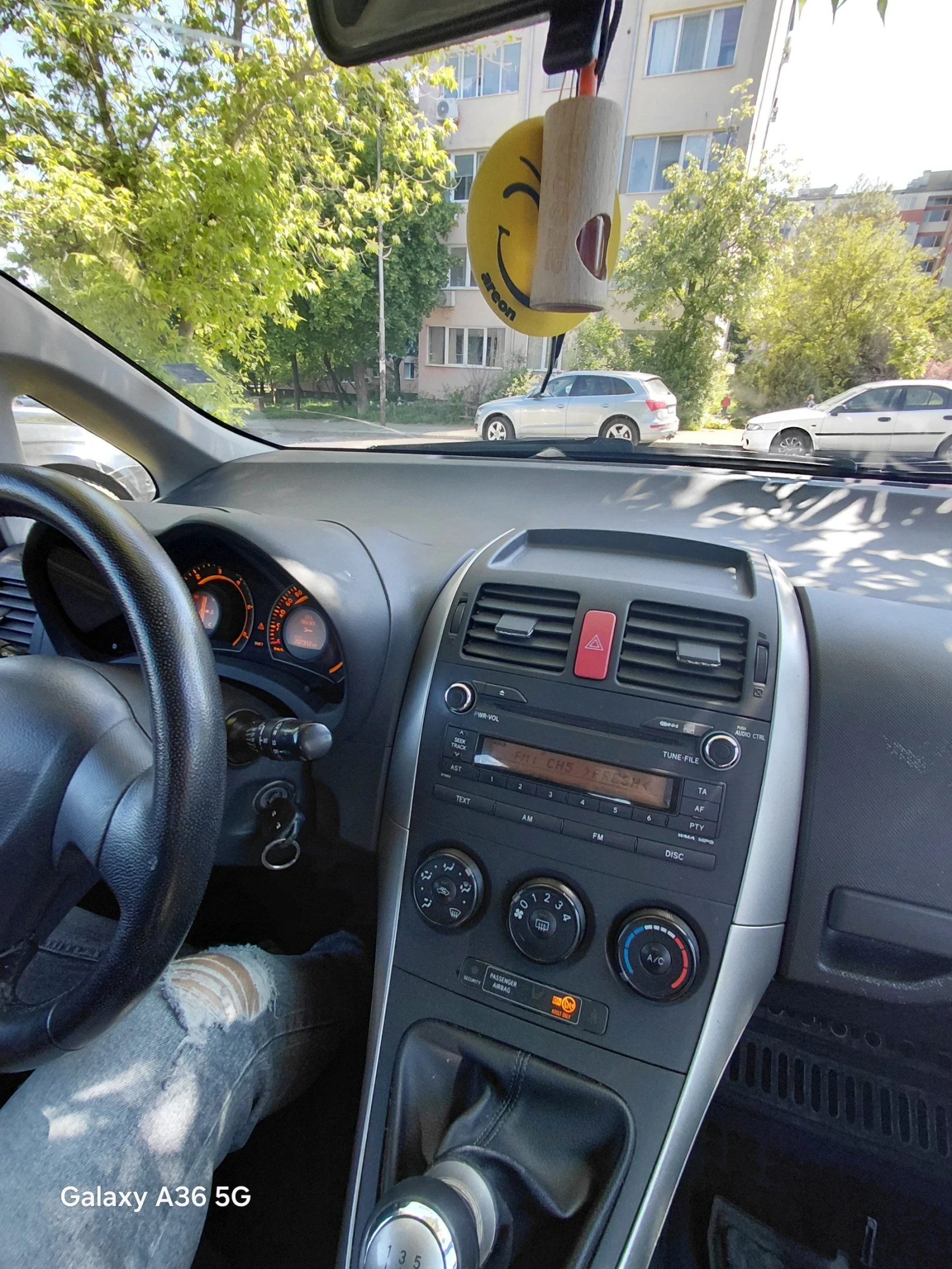 Toyota Auris 1.4 d4d, снимка 3 - Автомобили и джипове - 54824909
