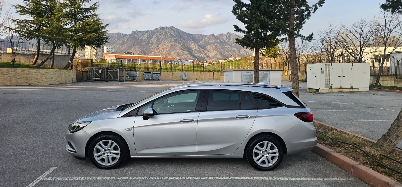 Opel Astra Cosmo 1.6 136hp, снимка 7 - Автомобили и джипове - 54483108