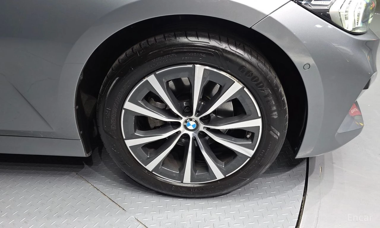 BMW 320 d* HEAD-UP* DISTRONIC* �������* ������* ������� | Mobile.bg � ����������� 5